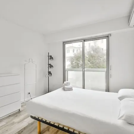F2 Lumineux A 15 Min De La Promenade Des Apartman *